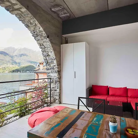 Cozy Studio With Lake View In Apartment *